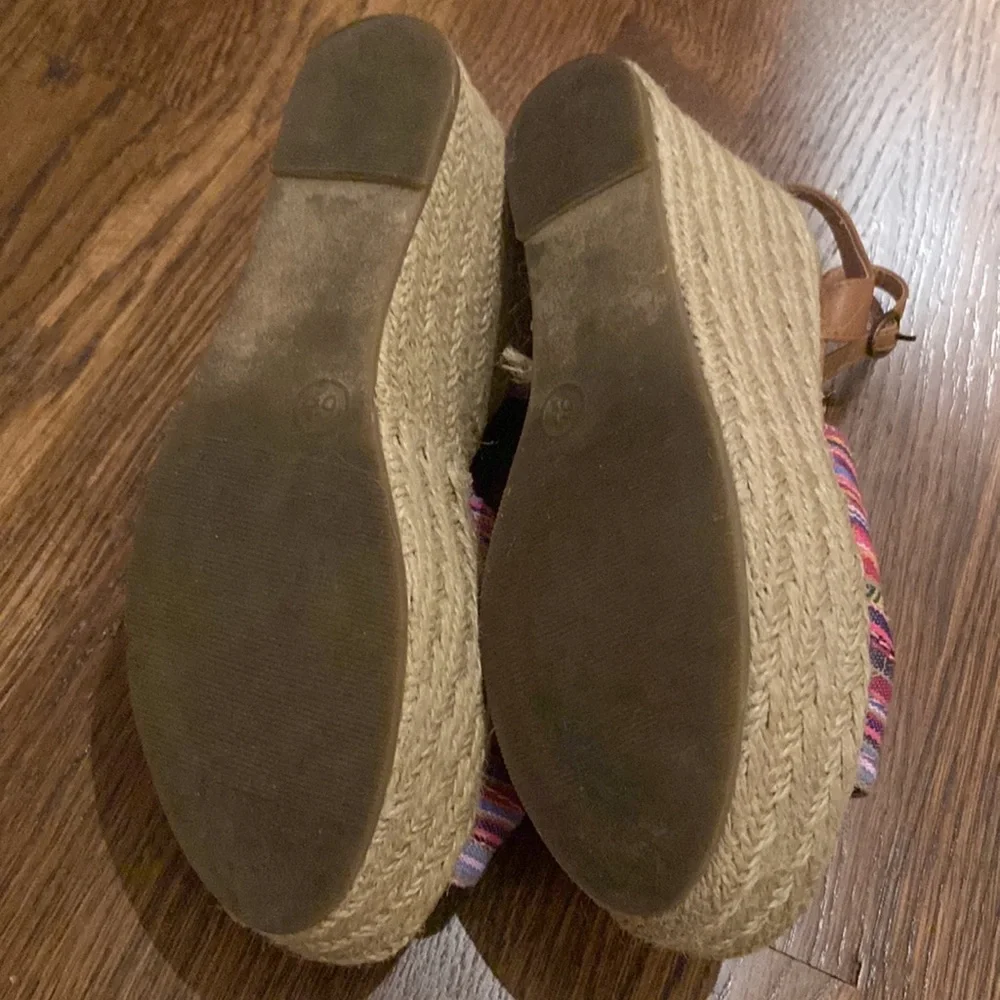 Fun Colorful Wedges - Picture 5 of 5